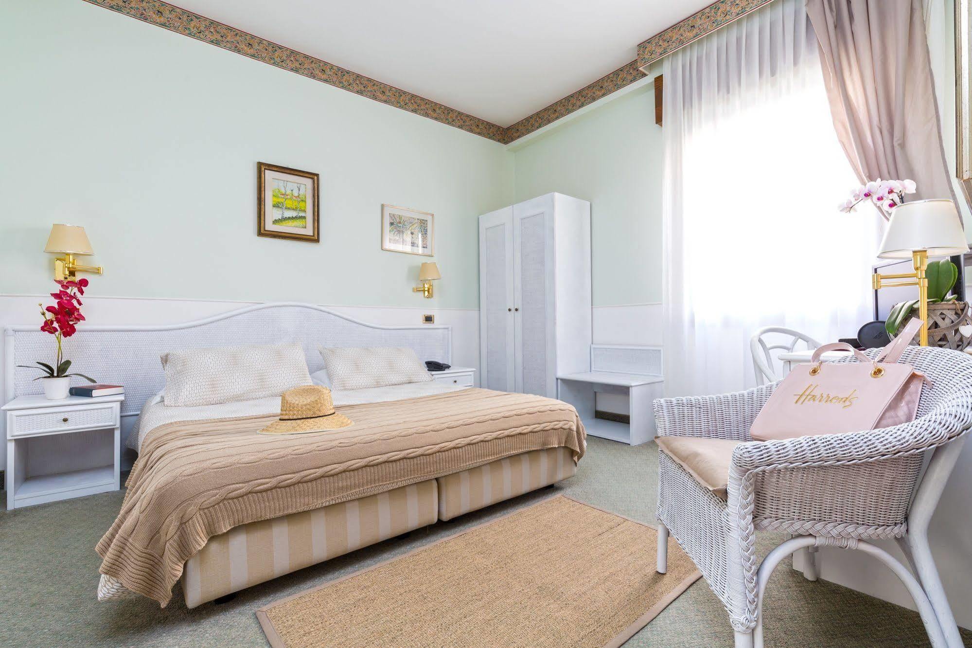Hotel Villa Tiziana Lido di Venezia Exterior foto